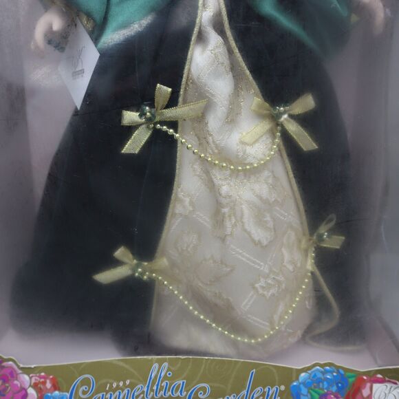 Vintage Camellia Garden Collection Porcelain Doll Stand Collectible 1999 - Picture 14 of 15